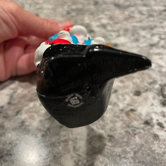 Hallmark Dr. Seuss Ornament - 2003 Cat in the hat with thing 1 and thing 2. - Picture 4 of 5